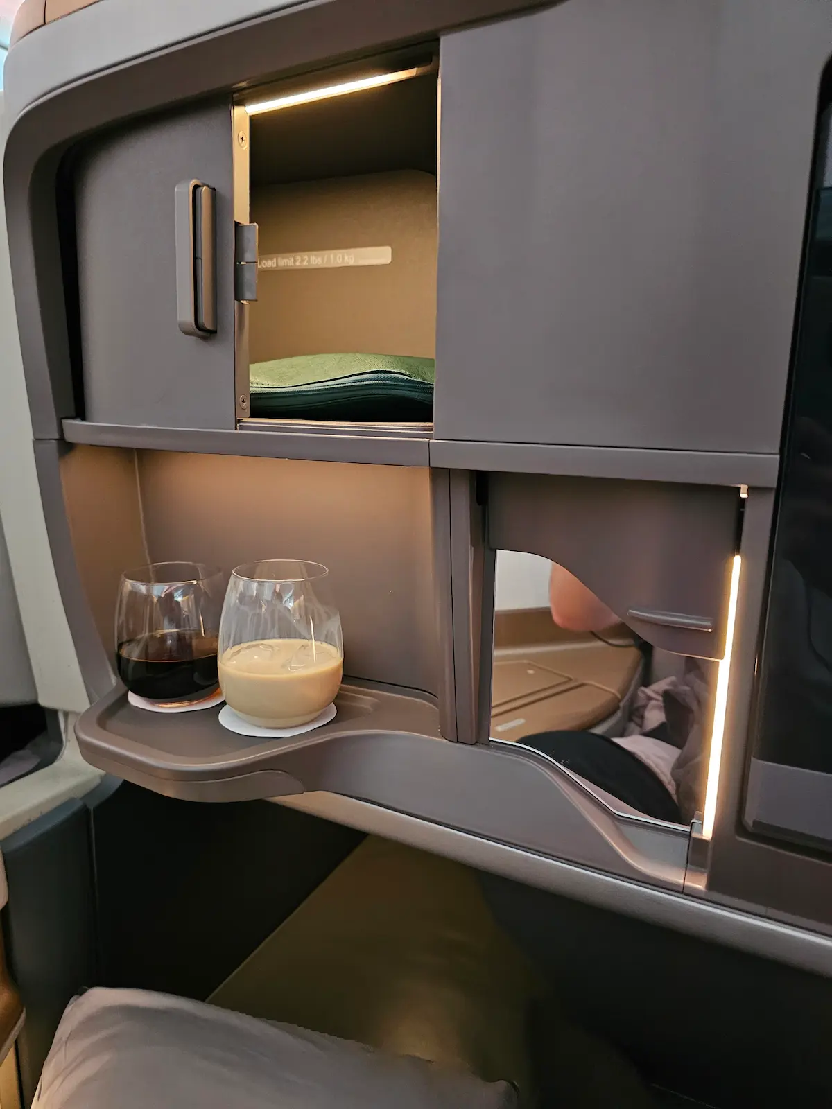 Singapore Airlines Business Class Sitz ablage mit spiegel
